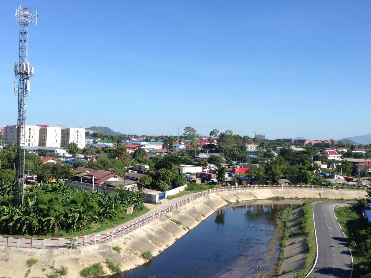 Modernbright Laemchabang Aparthotel Bang Lamung Exterior foto