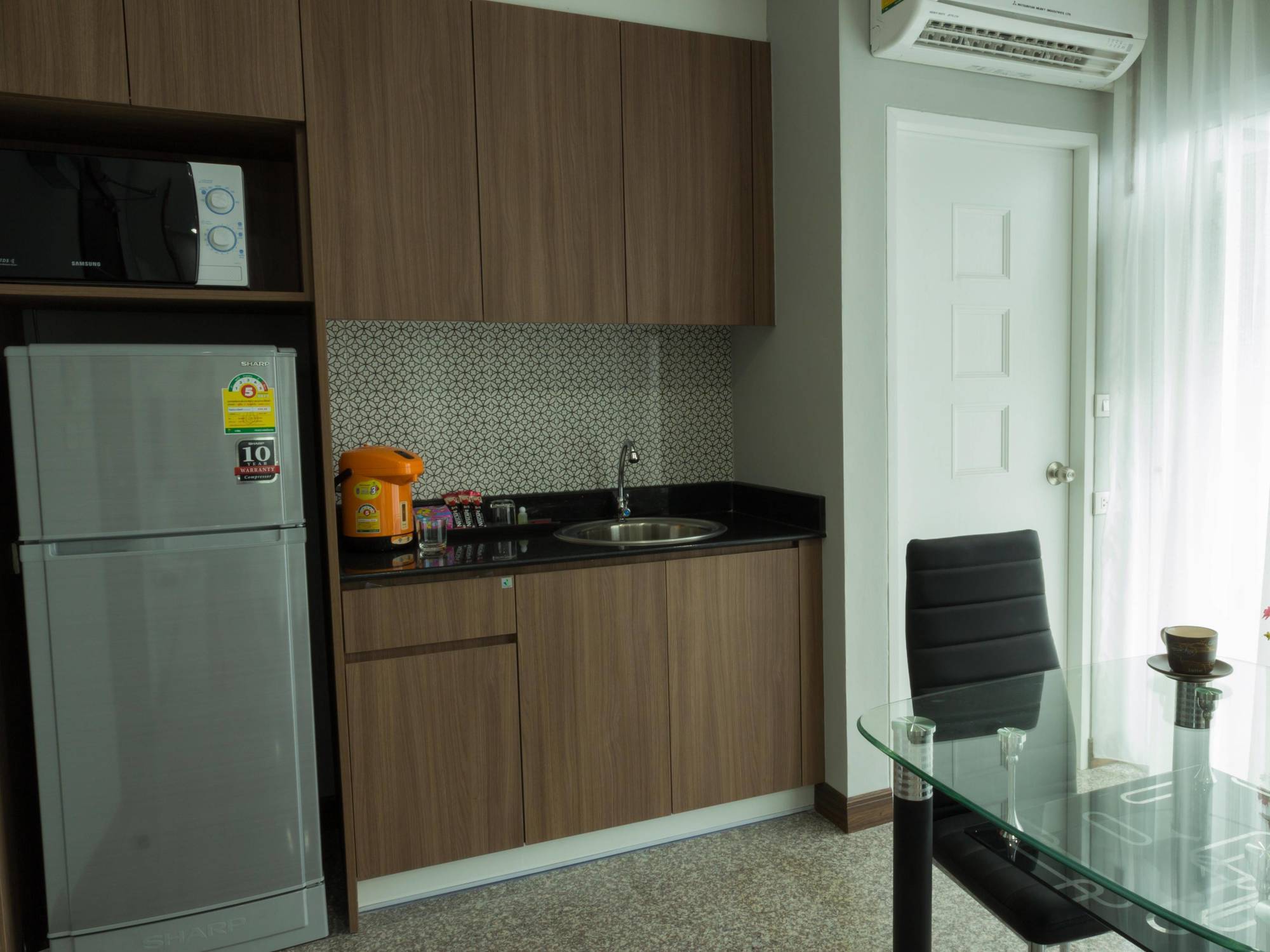 Modernbright Laemchabang Aparthotel Bang Lamung Exterior foto