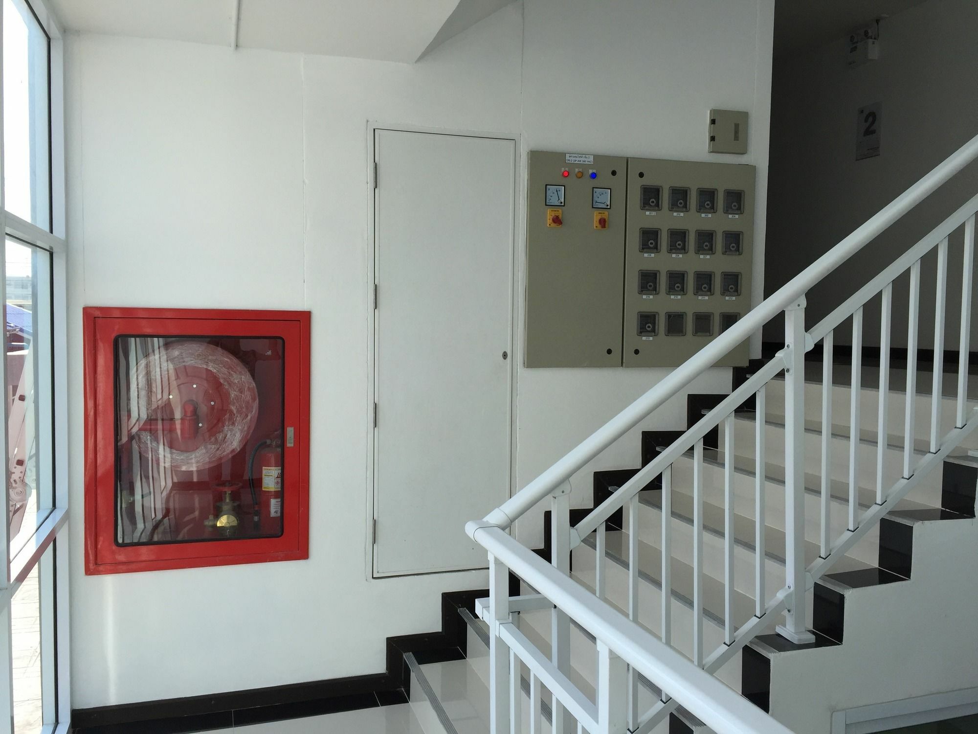 Modernbright Laemchabang Aparthotel Bang Lamung Exterior foto